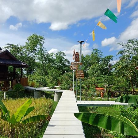 เรือนไทยใจสุขเอ๋ย Hotel Ban Bang Wa Ngoại thất bức ảnh