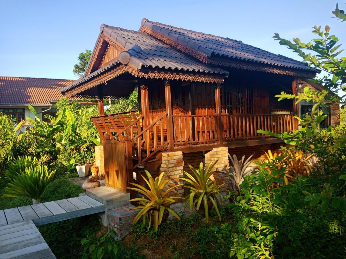 เรือนไทยใจสุขเอ๋ย Hotel Ban Bang Wa Ngoại thất bức ảnh