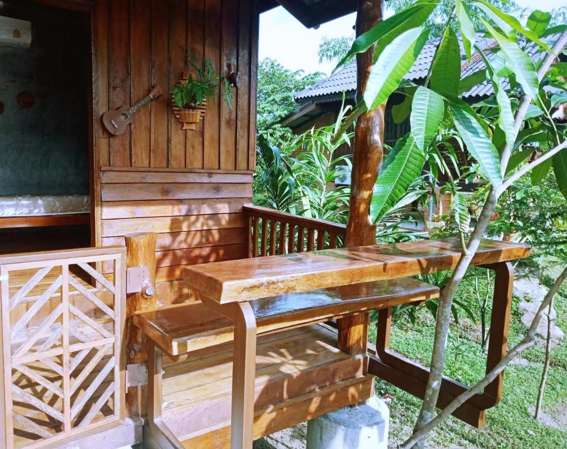 เรือนไทยใจสุขเอ๋ย Hotel Ban Bang Wa Ngoại thất bức ảnh