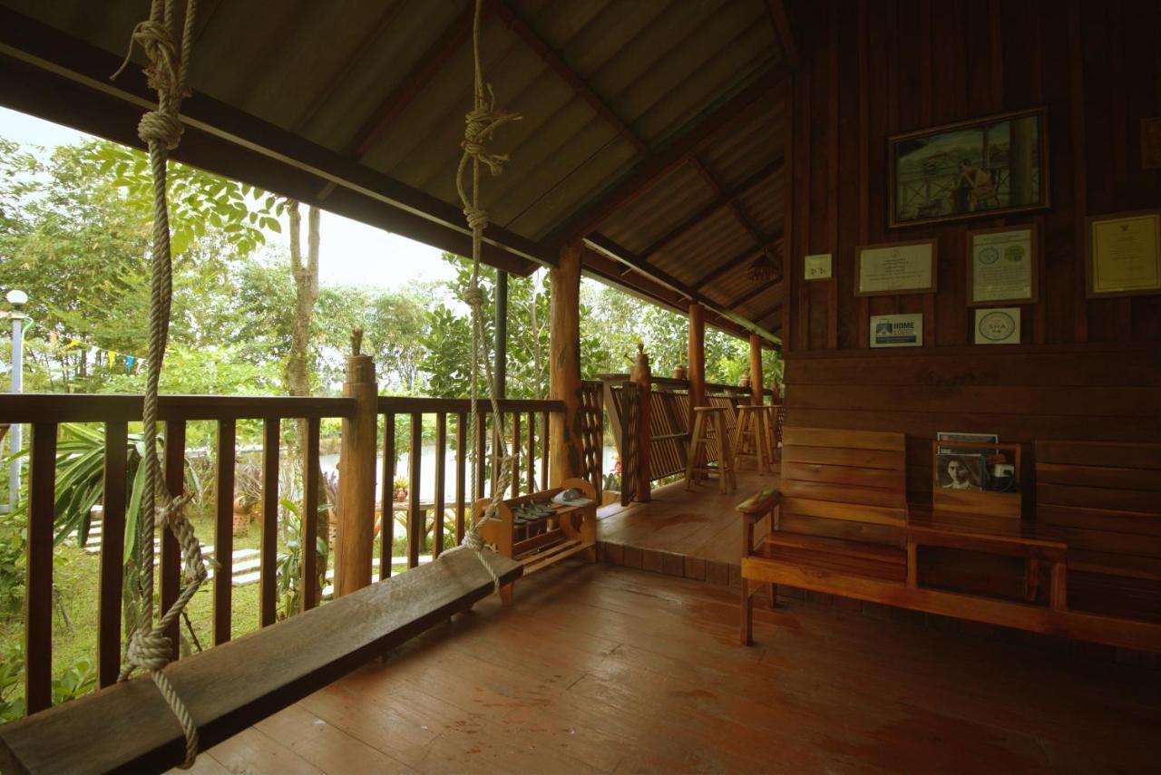 เรือนไทยใจสุขเอ๋ย Hotel Ban Bang Wa Ngoại thất bức ảnh